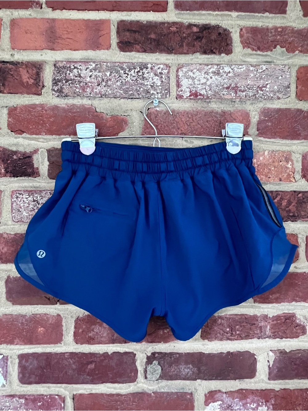 lululemon sz 6 navy blue athletic shorts